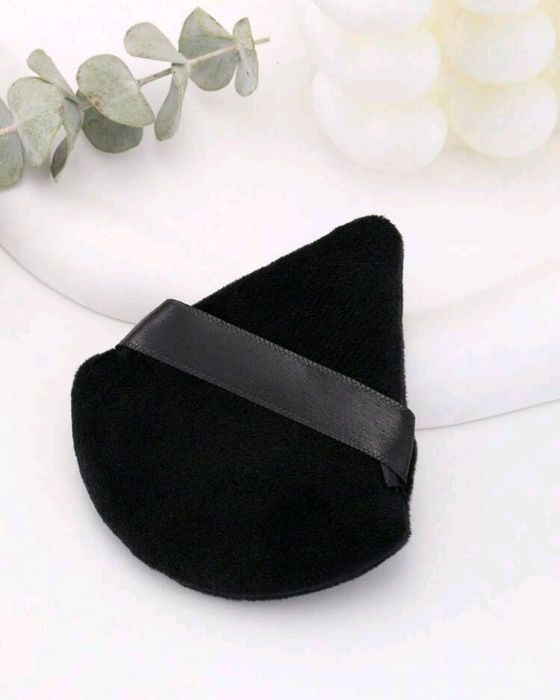 Puszek, gąbeczka, aplikator do pudru czarny