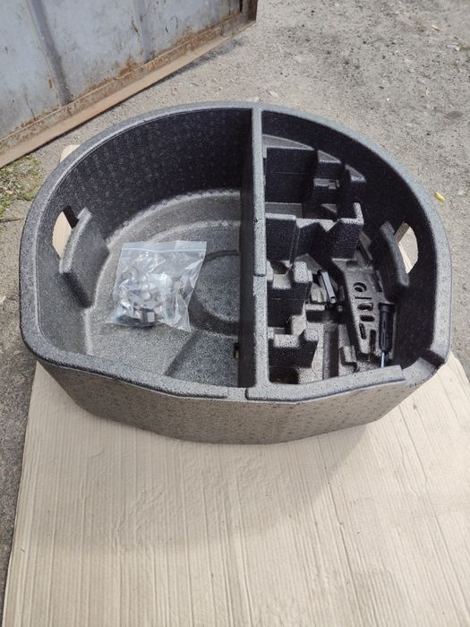 Ниша багажник шкода а5