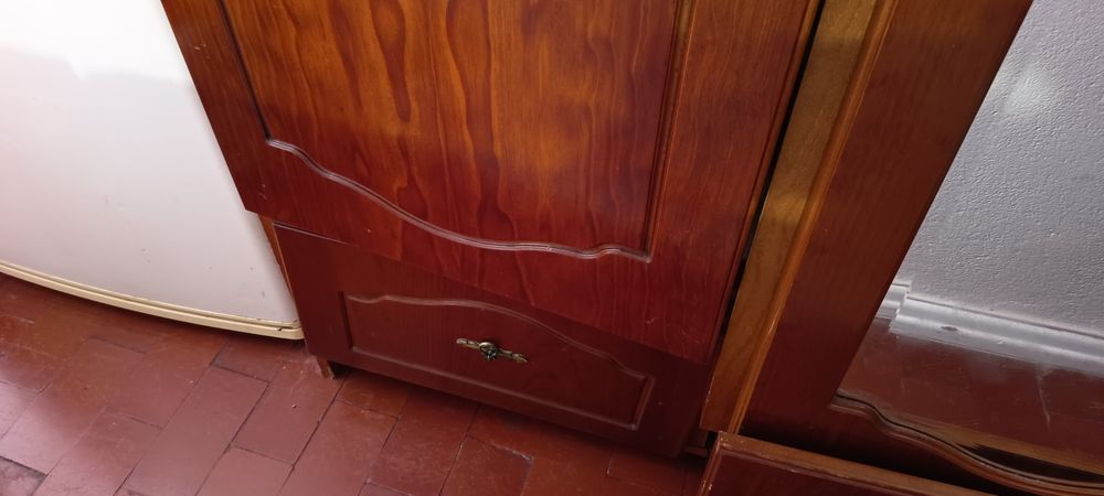 Roupeiro com espelho madeira