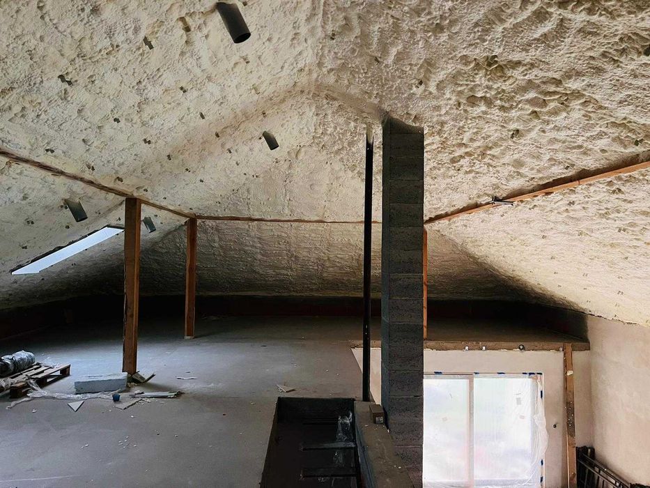 Piana PUR  Ocieplenia poddaszy Pianą PUR (Firma lokalna z Radomska)