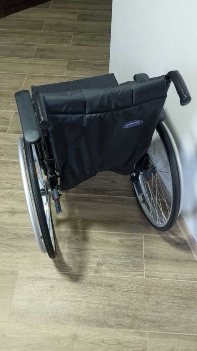 Крісло колісне Invacare Action 3 NG