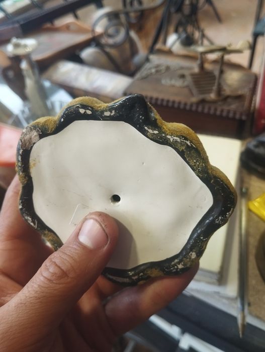 Boneca antiga louça e veludo
