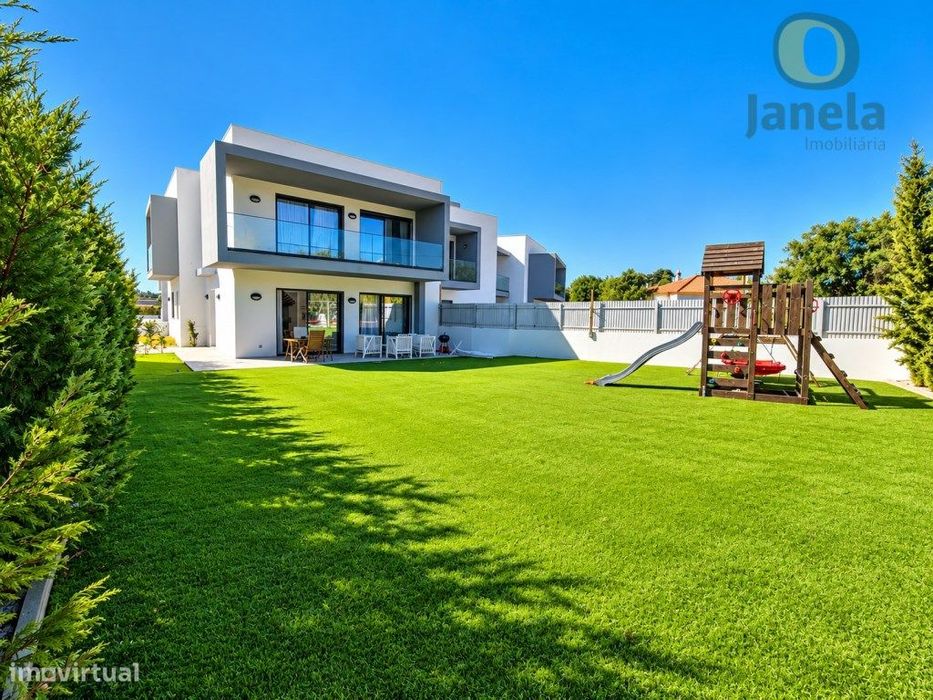 Moradia T4 com Jardim e Luz Natural na Bordeira