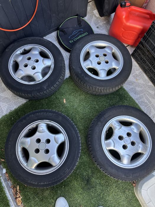 Jantes 4X100 com pneus