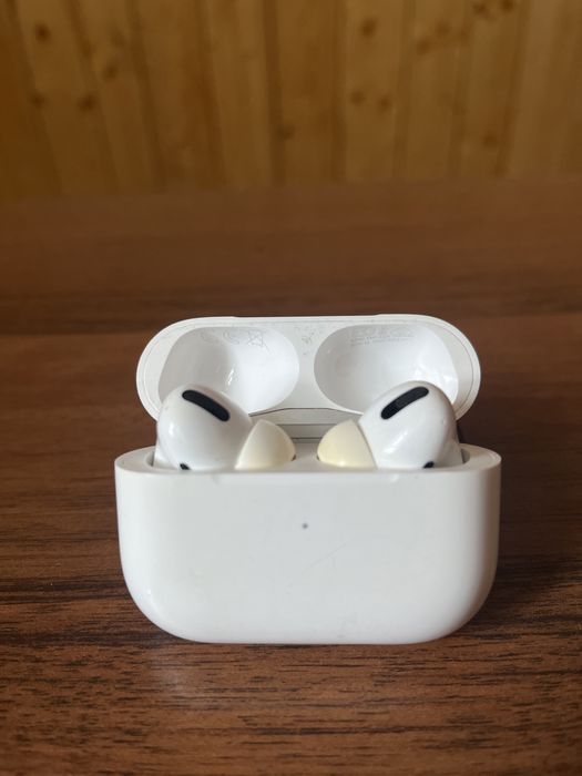 Air pods pro б/у один власник