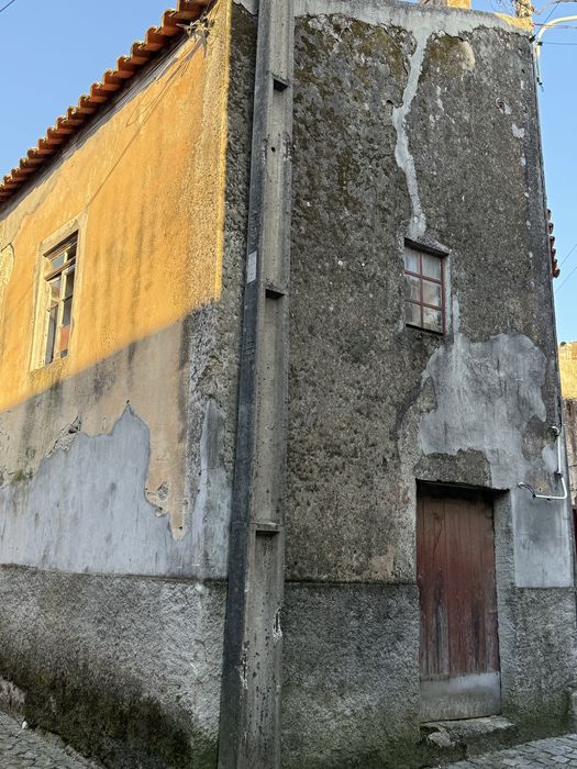 Casa  para recuperar com anexos
