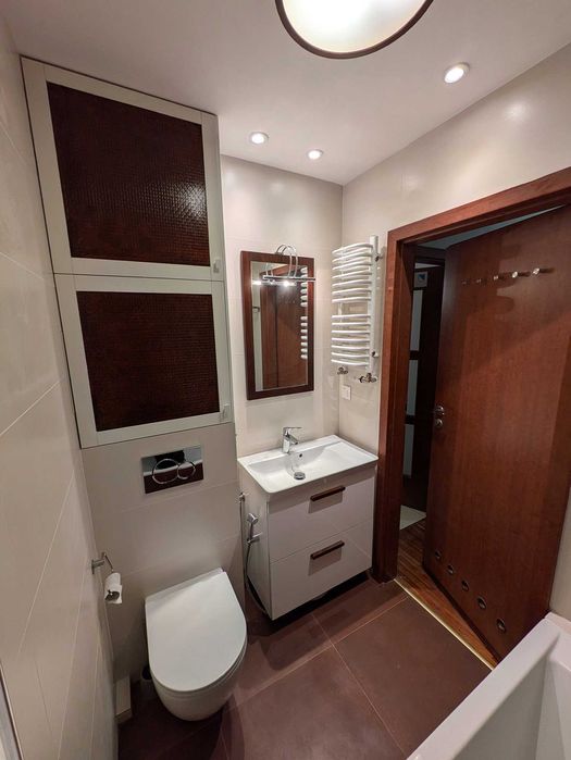 Ciepłe i słoneczne mieszkanie 2-pokojowe 48 m2 Saska Kępa | EN & pet-friendly