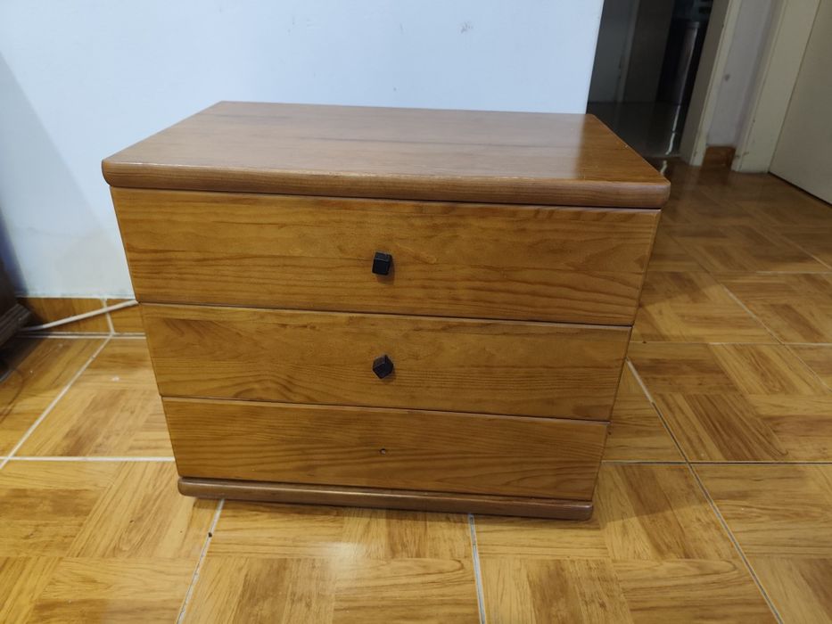 Cómoda de madeira