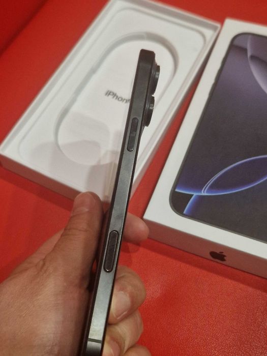 Мобiльний телефон Iphone 16 pro max.Нюанси в опиci.