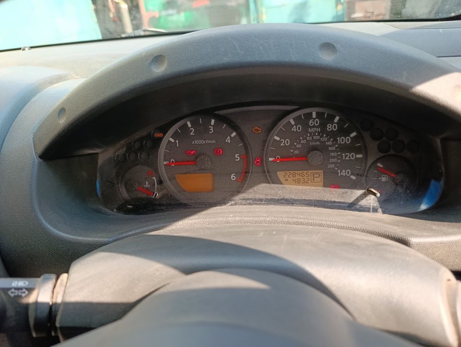 продам nisan navara