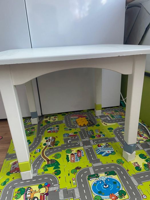 Stolik i 2 krzeselka