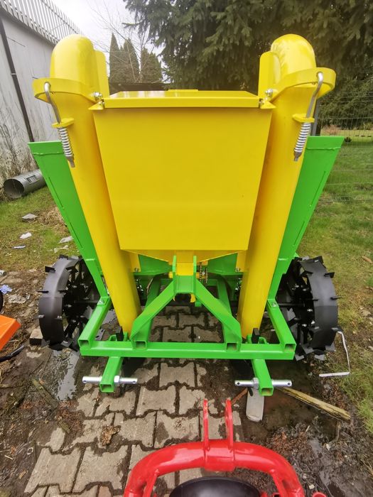 Aplikator Elektryczny Dozownik Podsiewacz do Nawozu Sadzarka Pielnik