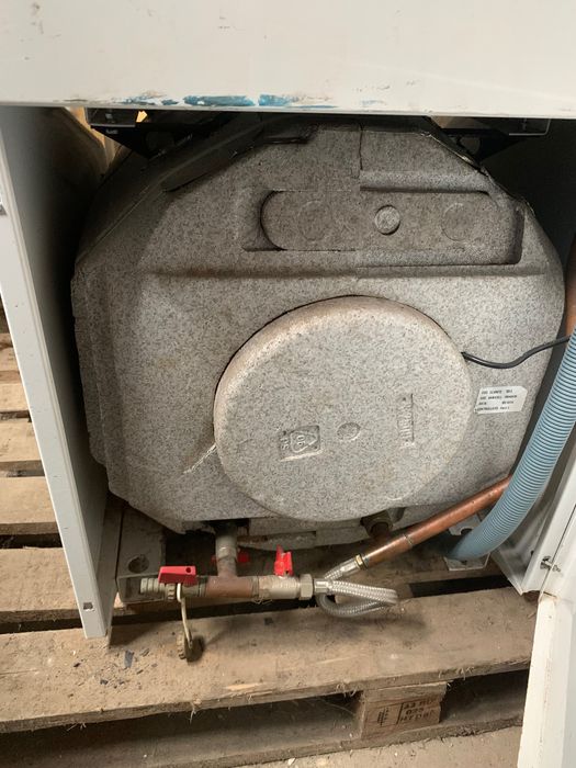 Газовий котел з підігрівом води
