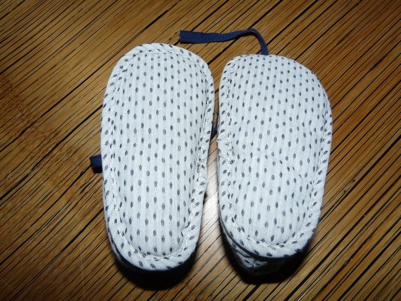 Bebé- Sabrinas em Tecido da ZARA Mini - tam. 17-18 Lindas