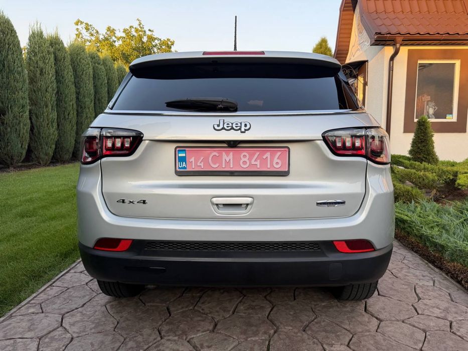 Продам Jeep Compass