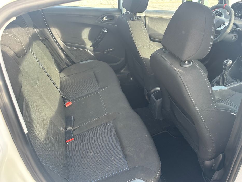 Peugeot 208 1.4HDI Panorâmico