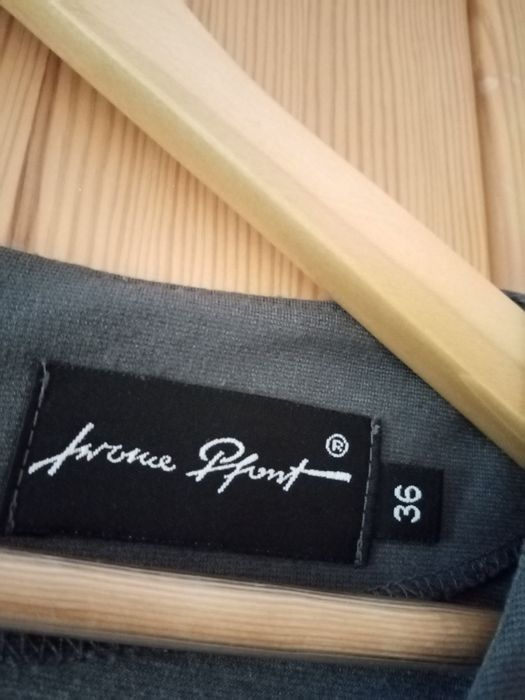 Szara elegancka sukienka 36