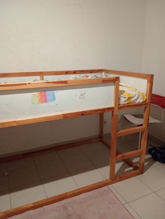 2 Camas de corpo e meio para crianças