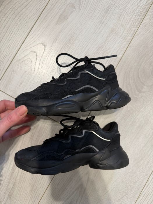Кросівки Adidas Ozweego (оригінал) (28р - 17.5см)