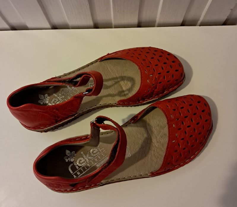 Sprzedam skórzane buty damskie