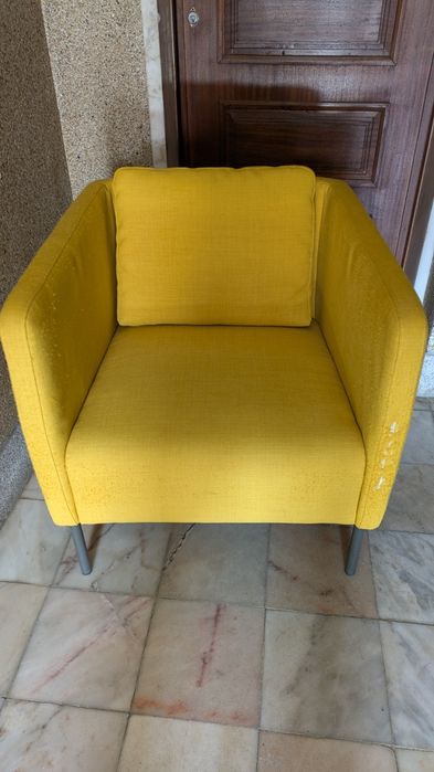 Cadeirão  amarelo
