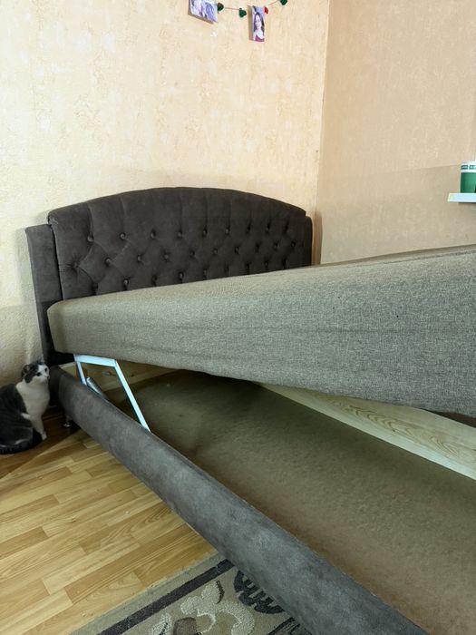 Ліжко,( ліжко двохспальне, ліжко велике)