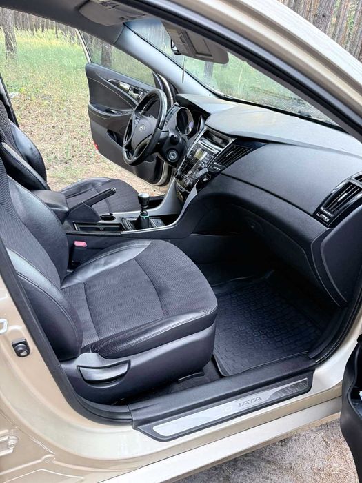 Hyundai Sonata 2010 VIN KMHEC41BABA130637 фото оголошення 16 з 18