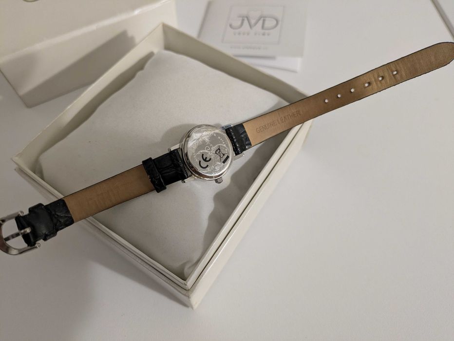Zegarek damski JVD j4010.2 klasyczny na rękę