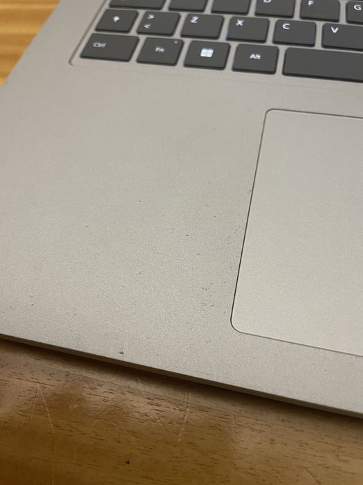 Microsoft Surface Laptop Studio + Caneta