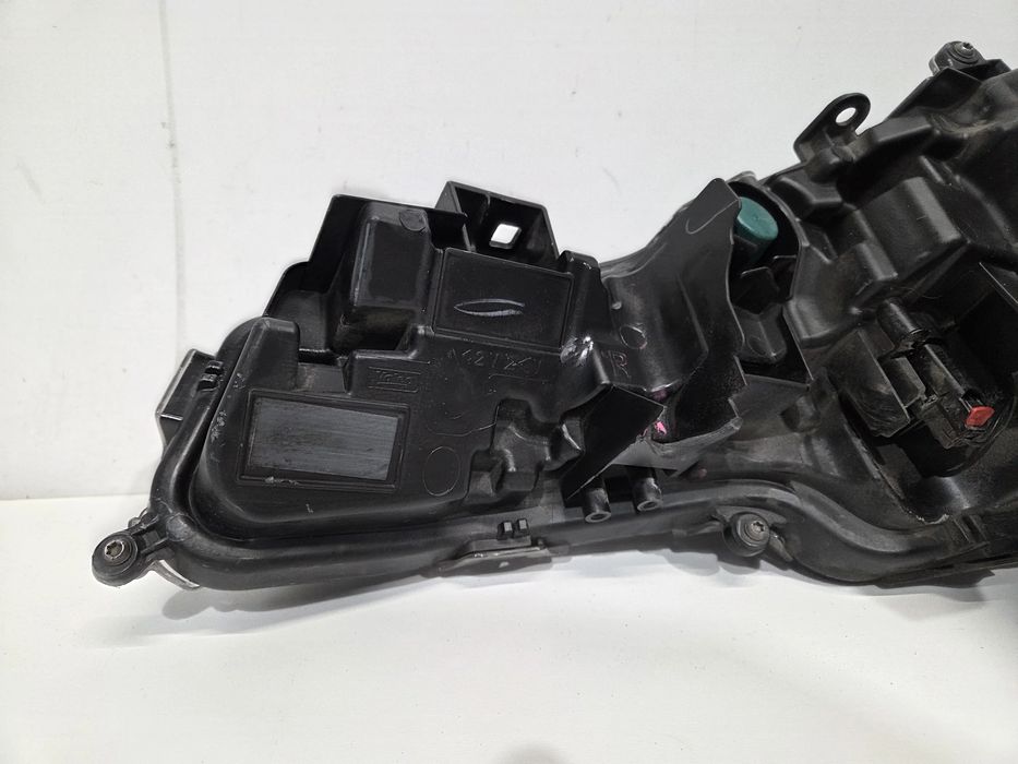 Toyota Corolla E21 HB Kombi Lampa Prawa Przednia Full LED