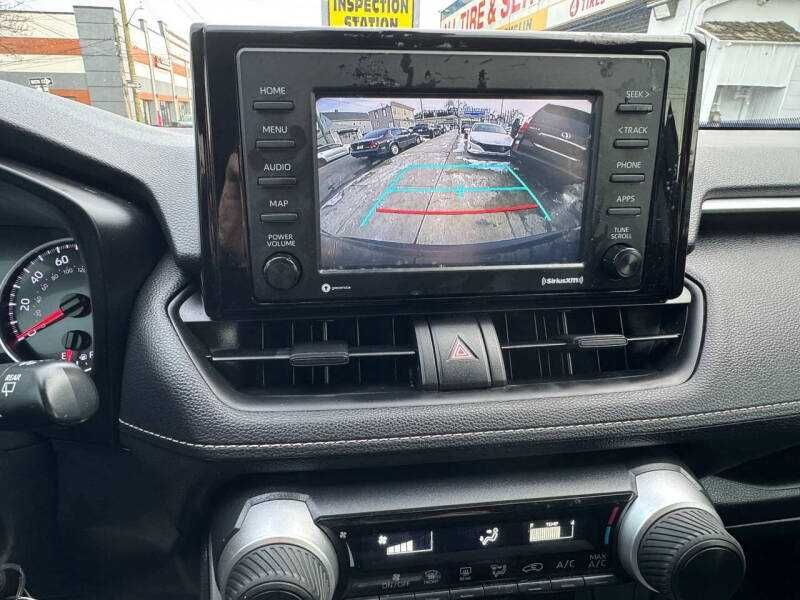 2022 Toyota RAV4 LE