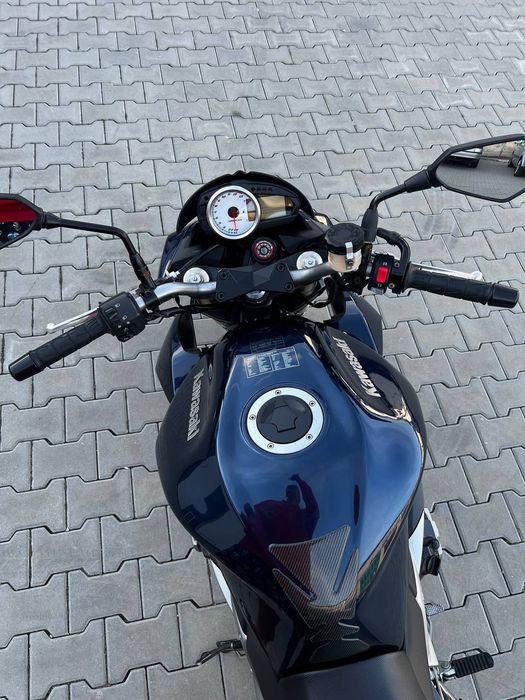 Мотоцикл Kawasaki Z1000