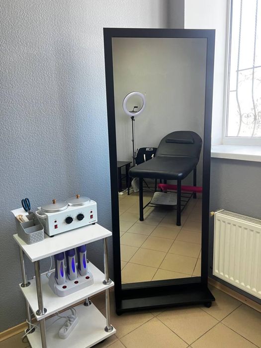 Дзеркало пересувне на колесах. Велике підлогове на колесиках