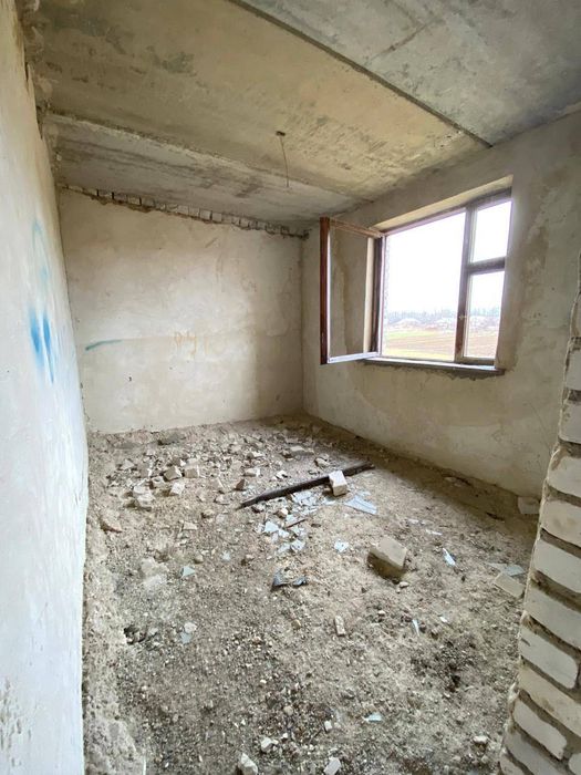 Продам Будинок поруч Озеро! Можна під базу Відпочинку.