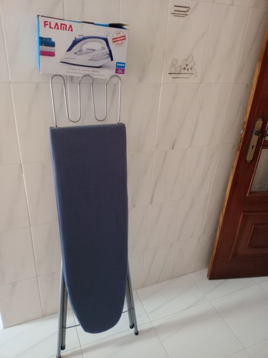 Ferro de engomar+ Tábua