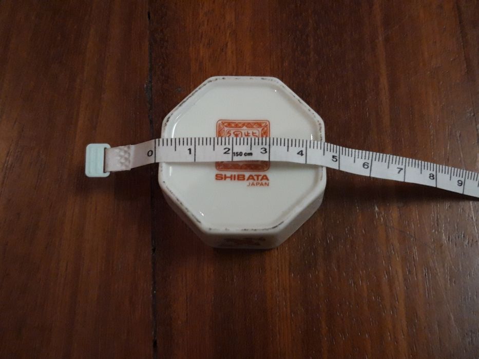 Caixa pequena de porcelana da marca japonesa Shibata