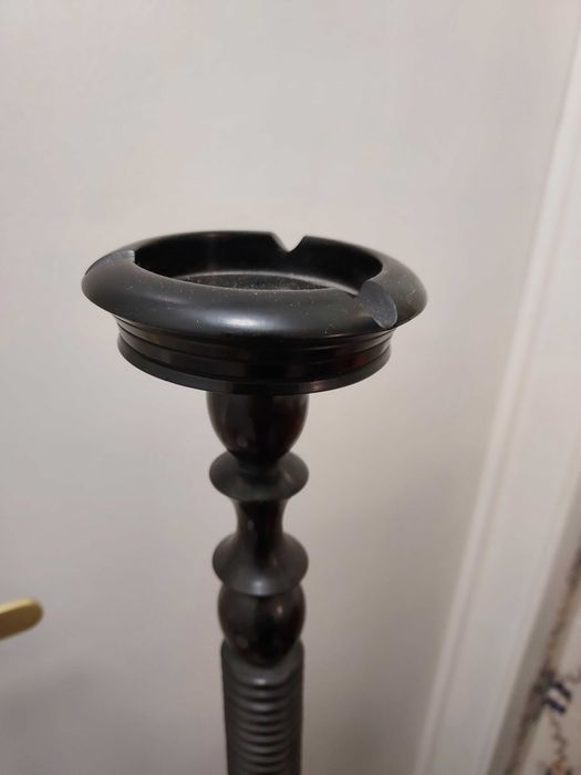 Arte Africana - Cinzeiro de Pé em Pau Preto
