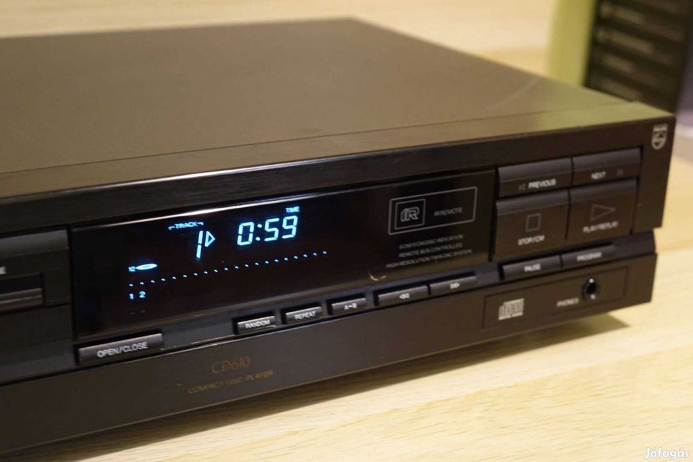 CD Проигрыватель Philips CD-610
