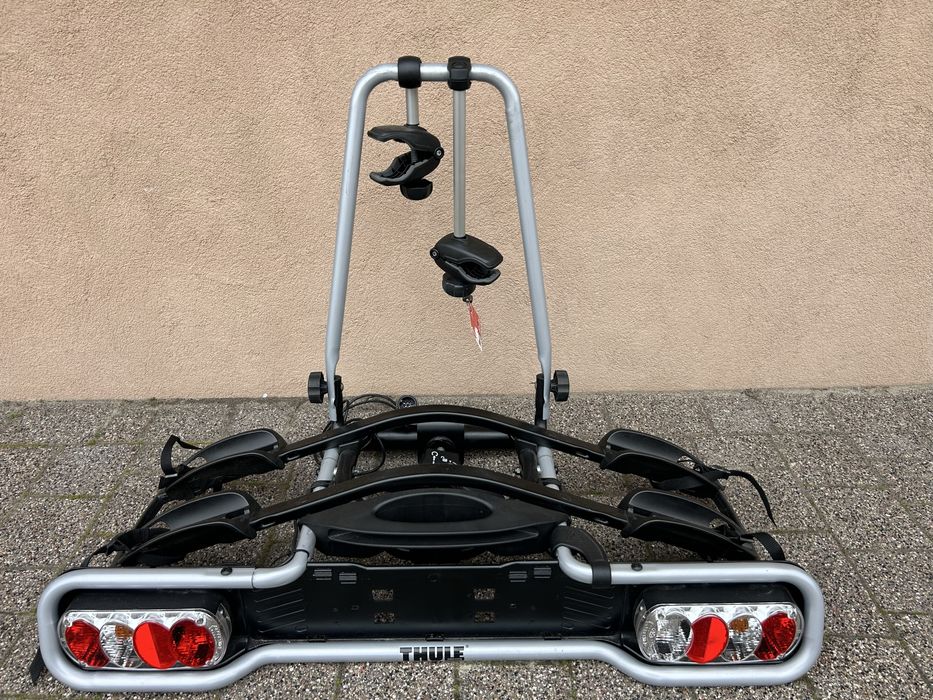 Bagażnik rowerowy Thule na dwa rowery uchylny na hak holowniczy