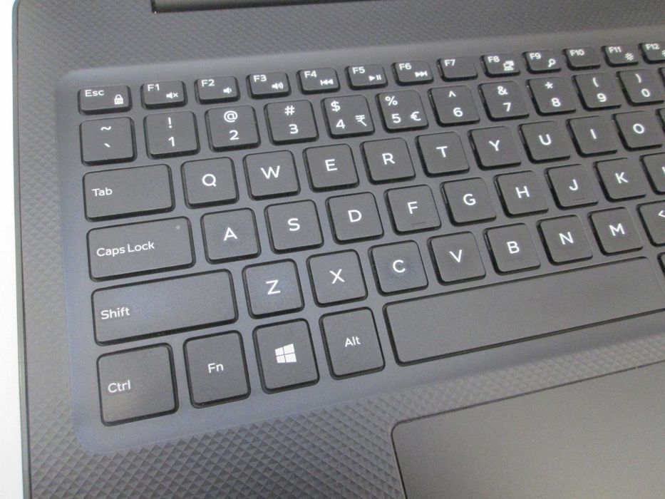 Dell Vostro 3591 / i5-10th / 8GB DDR4 / 256GB SSD / 15.6" FullHD Win11