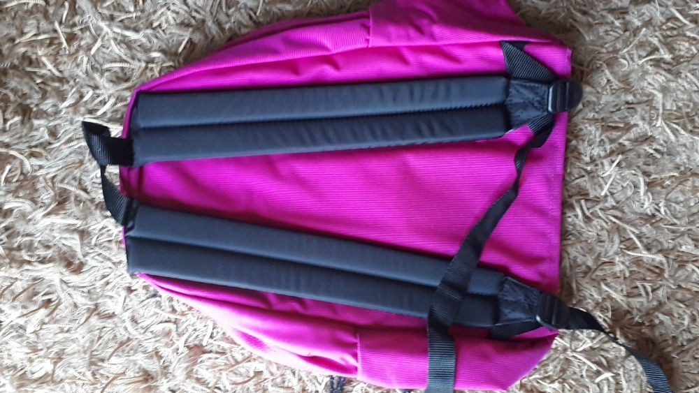 Mochilas e pastas eastpak novas e oneill