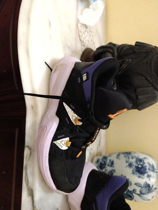 Sapatilhas de basquetebol da Decathlon lakers black