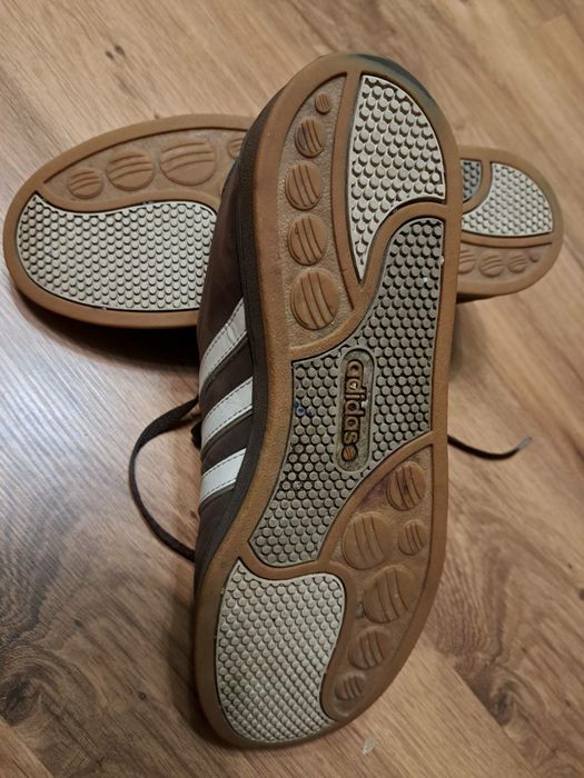 Продам кроссовки Adidas