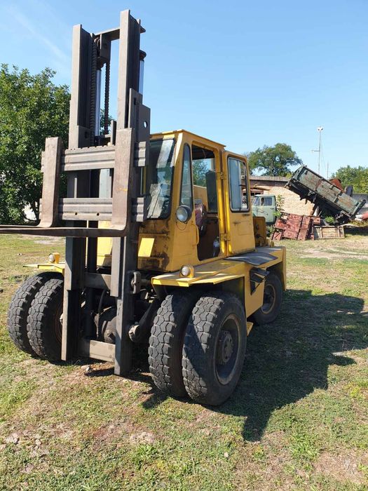 Львовский погрузчик.Львівський автонавнтожувач (львівський погрузчик)