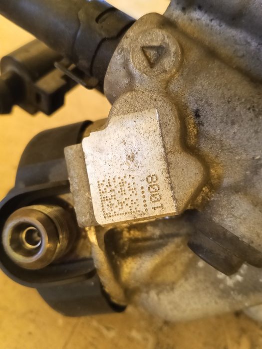 Pompa wtryskowa Audi A4 B8 2.0 TDI