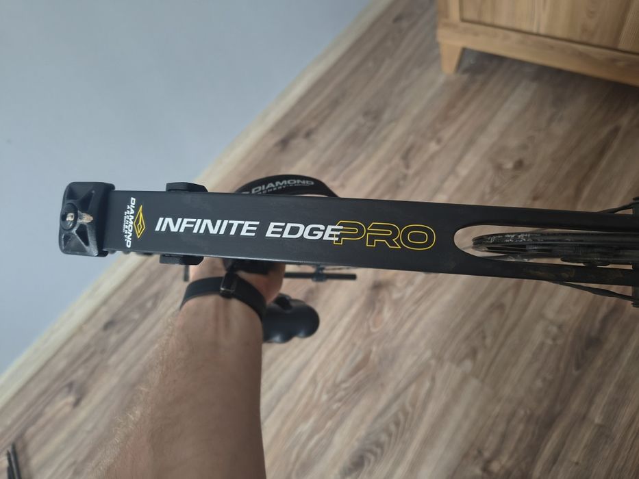 Łuk bloczkowy  Diamond Archery 70 LBS