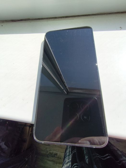 Продам SAMSUNG Galaxy S23+ (8/256)