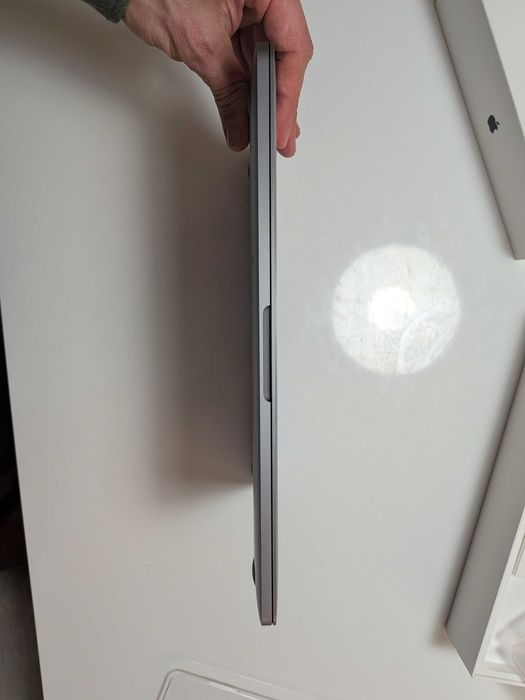 Apple MacBook Pro 13'' 2017 i5-3,1GHz 8GB 256GB SSD Touch Bar Touch ID