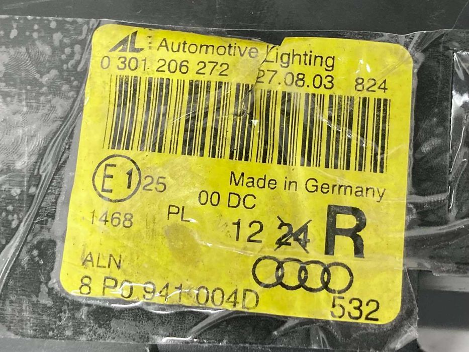 Фара Audi A3 S3 Xenon до рестайл 8P0941029M 8P0941004D