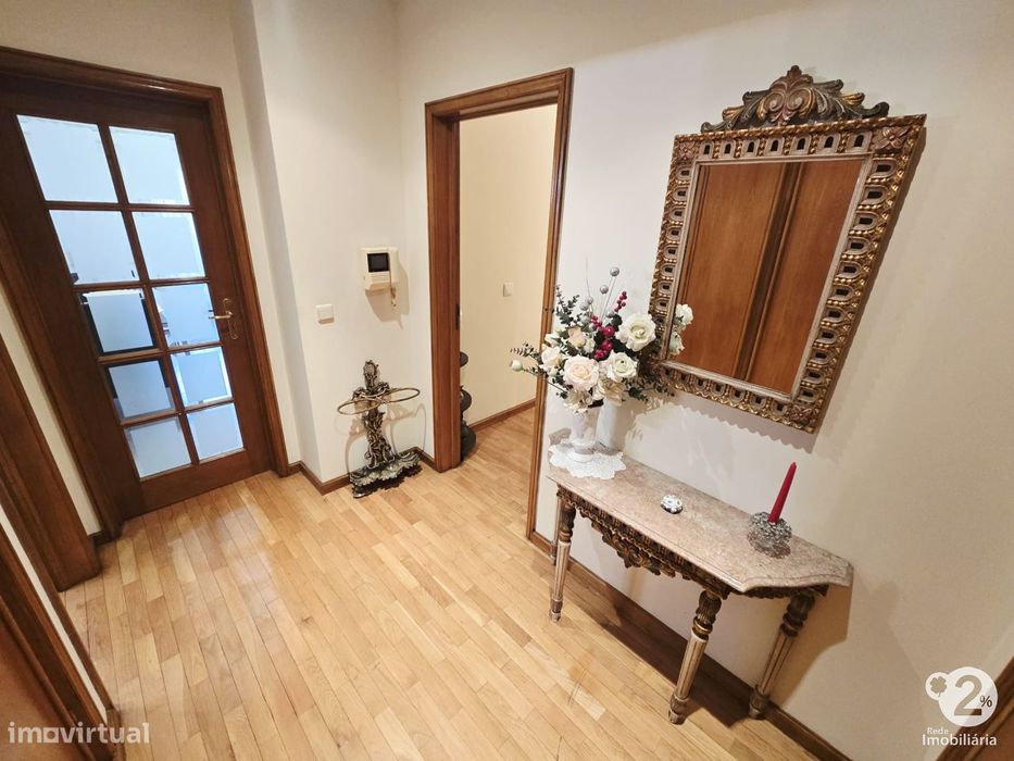 Apartamento T2 em Vilar do Paraíso ( Vila Nova de Gaia )